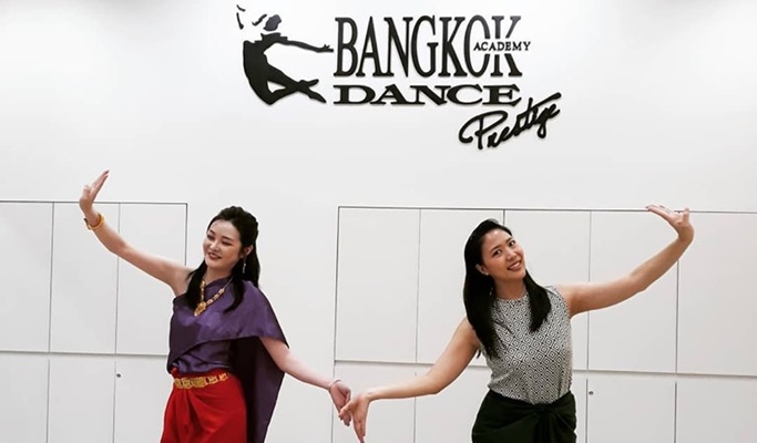 Thai Dance Class in Bangkok