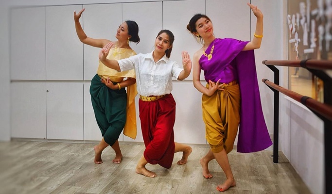 Thai Dance Class in Bangkok