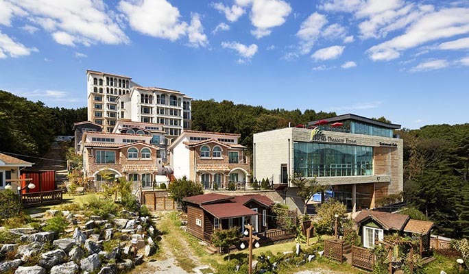 The Soom Forest Hotel + Everland Ticket Package