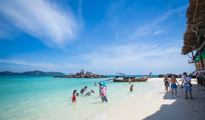 Khai Islands Tour by Speedboat (Half Day/Full Day) (+Snorkeling) (+ Lunch Option) - from Phuket