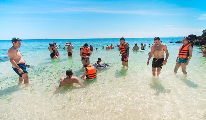 Khai Islands Tour by Speedboat (Half Day/Full Day) (+Snorkeling) (+ Lunch Option) - from Phuket