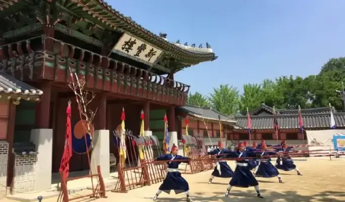 Suwon Hwaseong Fortress + Gwangmyeong Cave + Starfield Suwon 1 Day Tour - from Seoul