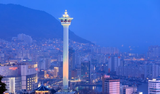Busan Walking Tour: Gamcheon Culture Village, Jagalchi Seafood Market & Yongdusan Park