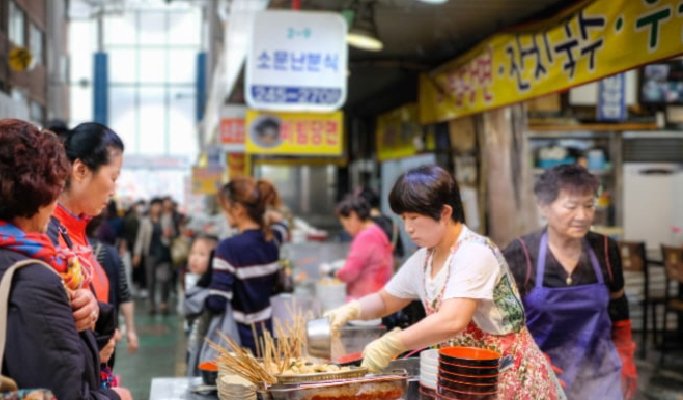 Busan Walking Tour: Gamcheon Culture Village, Jagalchi Seafood Market & Yongdusan Park