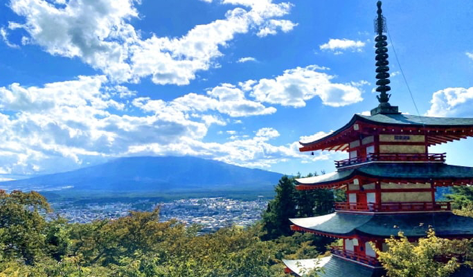 Mt. Fuji + Oshino Hakkai + Onsen / Outlet 1 Day Tour from Tokyo