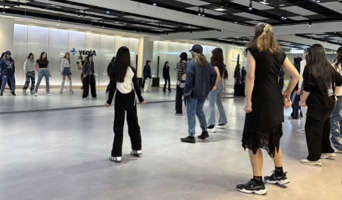 K-pop Dance & Vocal Training 1 Day Class + Video Shooting Experience in Gangnam, Seoul