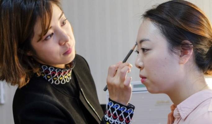 K-beauty 101：韓国のテレビホストによるスキンケア＆メイクアップクラス (プライベート/グループ)