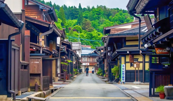 Shirakawa-go Village & Takayama UNESCO 1 Day Tour from Nagoya