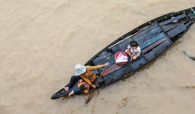 Siem Reap Tonle Sap Lake & Chong Khneas Floating Market Tour (Half Day)