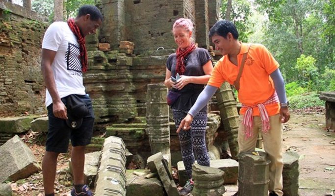 Roluos Group + Kampong Phluk & Tonle Sap Floating Village Tour by Vespa Scooter with Driver (Half Day) (Join-in/Private)