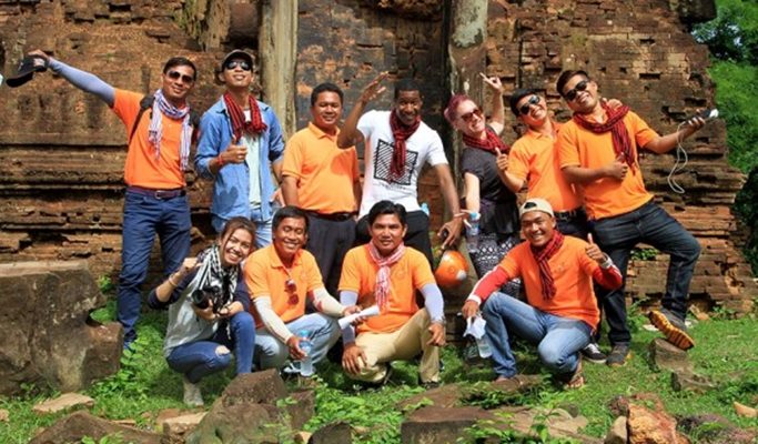Roluos Group + Kampong Phluk & Tonle Sap Floating Village Tour by Vespa Scooter with Driver (Half Day) (Join-in/Private)