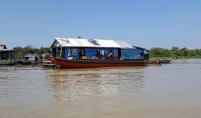 Tonle Sap Lake Floating Village Tour by Boat (+ Buffet Lunch on Floating Restaurant) (Half Day)