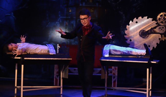 Tuxedo Illusion Hall Magic Show Pattaya Discount Ticket