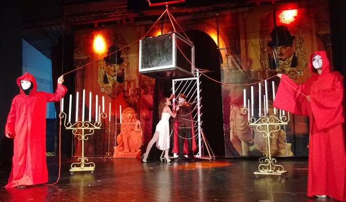 Tuxedo Illusion Hall Magic Show Pattaya Discount Ticket