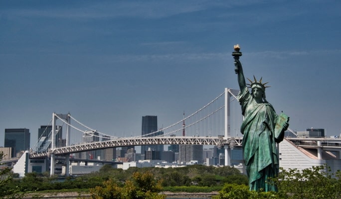Tokyo City 1 Day Group Tour (Sensoji + Imperial Palace + Odaiba + Onsen)