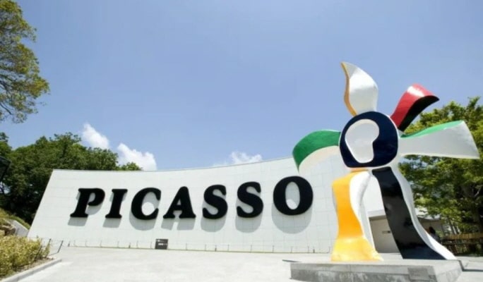 Mt. Fuji Hikawa Clock Shop + Hakone Open-Air Museum + Yumeno Ohashi Bridge 1 Day Tour from Tokyo