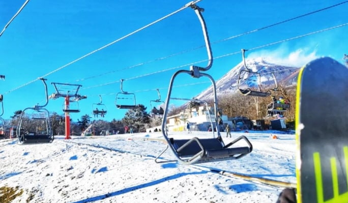 Mt. Fuji Skiing and Onsen 1 Day Tour From Tokyo