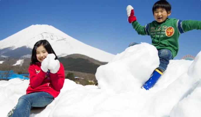 Mt. Fuji Skiing and Onsen 1 Day Tour From Tokyo