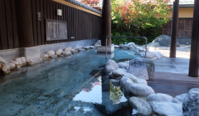 Mt. Fuji Lake Kawaguchi + Lake Yamanaka + Onsen 1 Day Tour from Tokyo