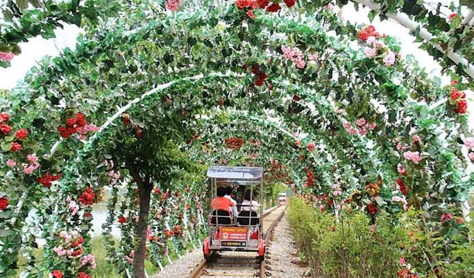 Seoul Vicinity: Suwon Hwaseong Fortress + Korean Folk Village + Uiwang Rail Bike 1 Day Tour