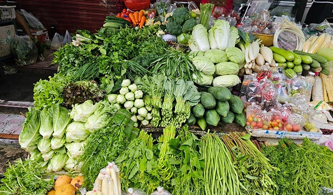Authentic Thai Cooking Class by Uncle and Aunty Cooking Home in Bangkok (+ Market Tour)