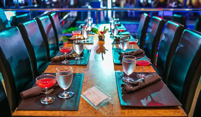 VELA Dinner Cruise in Bangkok (+ Free-Flow Beer) (+ International & Thai Buffet)