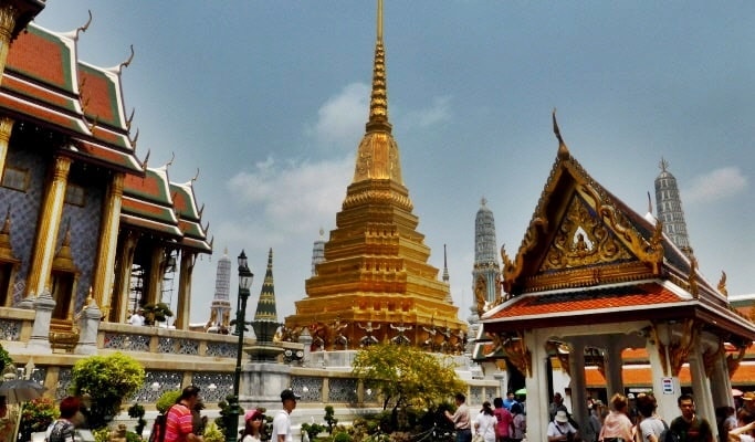 Bucket List + Dragon's Belly: Bangkok Small Group Tour