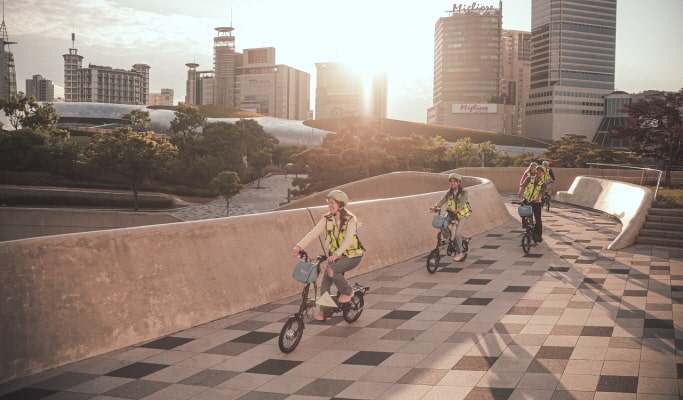 Seoul Bike Tour: Hangang River Evening Electric Bike Tour
