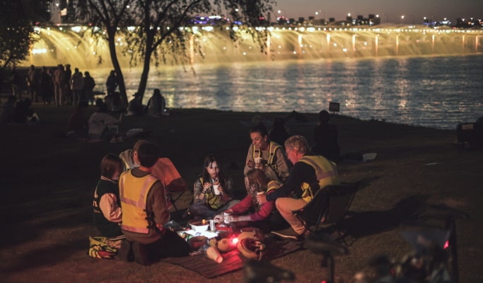 Seoul Bike Tour: Hangang River Evening Electric Bike Tour