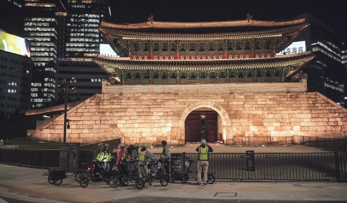 Seoul Bike Tour: Hangang River Evening Electric Bike Tour