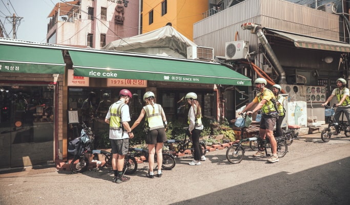 Seoul Bike Tour: Afternoon Happy Hour Electric Bike Tour
