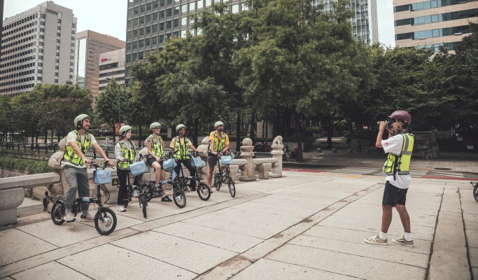 Seoul Bike Tour: Afternoon Happy Hour Electric Bike Tour