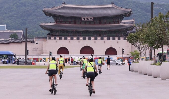 Seoul Bike Tour: Morning Electric Bike Tour