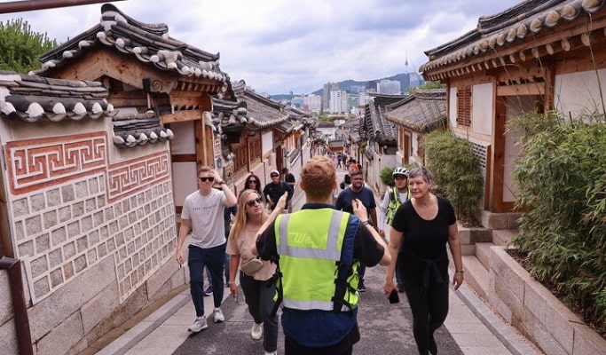 Seoul Bike Tour: Morning Electric Bike Tour