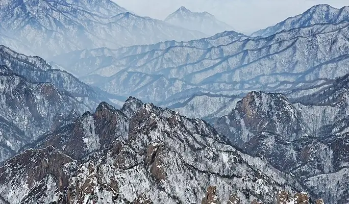 Winter Hiking: In-je Maebawi Icewall & Wondae-ri Birch Forest/ Seoraksan National Park 1 Day Tour (Dec 15~Feb 28)
