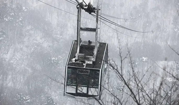 Winter Hiking: In-je Maebawi Icewall & Wondae-ri Birch Forest/ Seoraksan National Park 1 Day Tour (Dec 15~Feb 28)