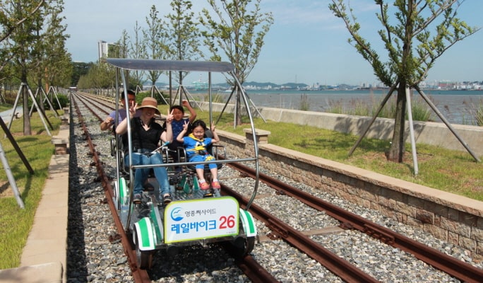 仁川濟物浦俱樂部（開放港區）＋永宗海邊鐵軌自行車＋江華斜坡滑車＋天空公園 1日遊 - 首爾出發