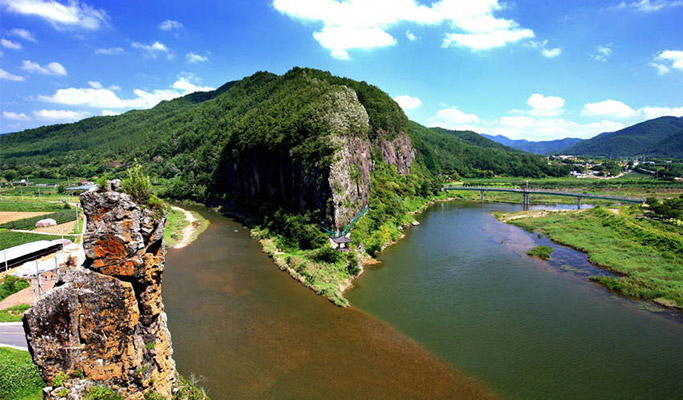 Gyeongbuk Yeongyang & Doodle Village 1 Day Tour from Busan