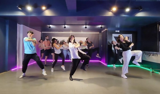 K-pop Dance Lesson in Gangnam, Seoul (+ Free video shooting & editing)