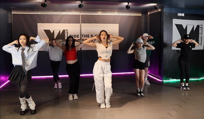 K-pop Dance Lesson in Gangnam, Seoul (+ Free video shooting & editing)