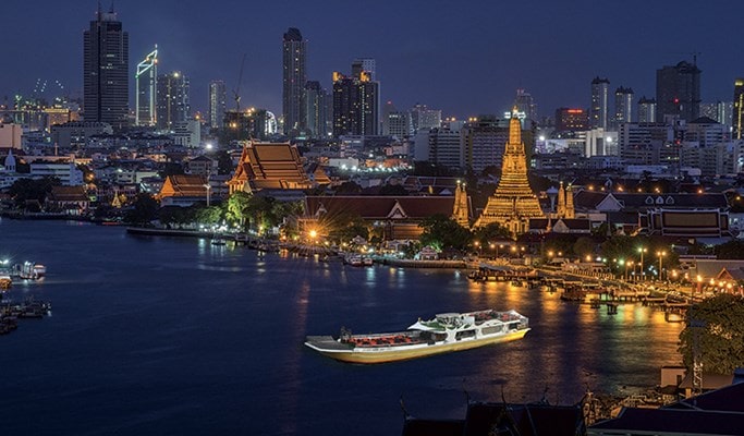 Yodsiam Boat: Light Snacks & Drinks on the Chao Phraya River (+Private Transfer option)